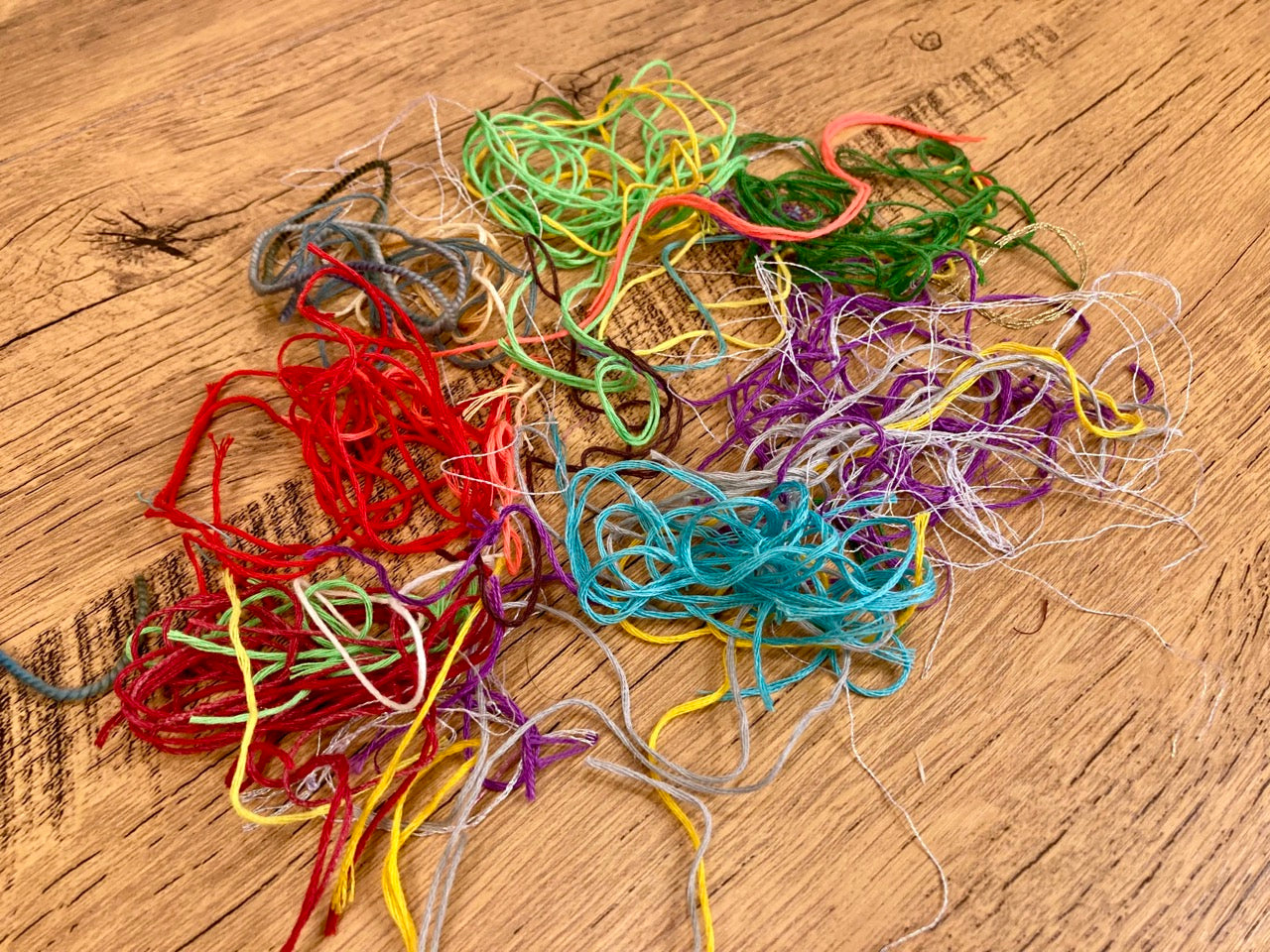 Thread Remnants (approx. 100 pieces)